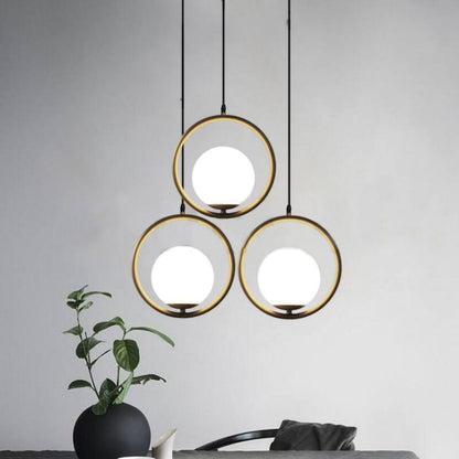 Suspension Élégante et Chic – Design Métallique Contemporain avec un Écrin en Verre Éblouissant