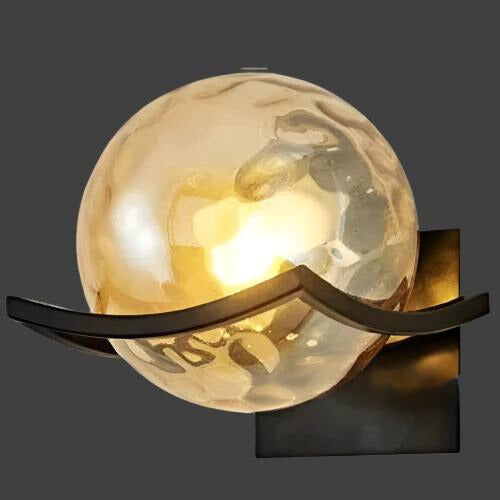Modern and sleek LED wall light in glass - Durable and elegant design perfect for your living room, bedroom, and hallway