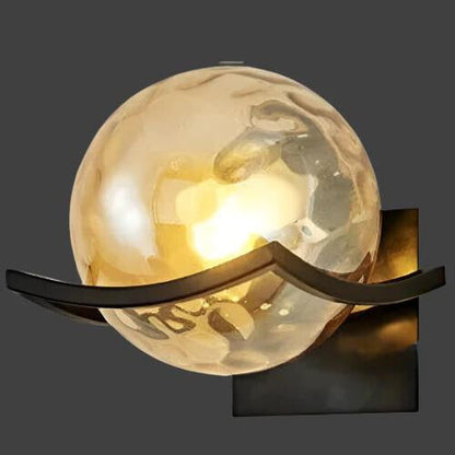 Modern and sleek LED wall light in glass - Durable and elegant design perfect for your living room, bedroom, and hallway