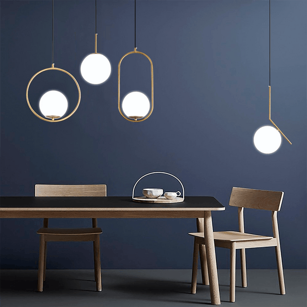 Elegant and Chic Pendant – Contemporary Metal Design with a Dazzling Glass Case