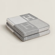 LuxBlanket Chic Cover – The perfect blend of style and comfort for your home