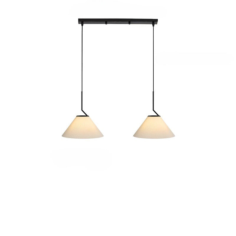 Élégance scandinave : Suspension LED en tissu crème avec design plissé nordique