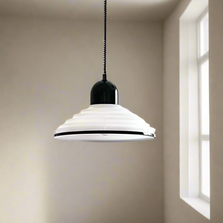 Franse crèmekleurige glazen hanglamp met elegant ontwerp – Een chique toevoeging om uw interieurdecoratie te verfraaien