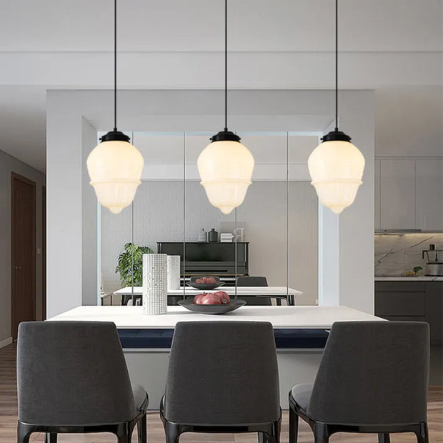 Élégante suspension en verre blanc givré géométrique inspirée des vintage – Une touche d'élégance pour votre espace