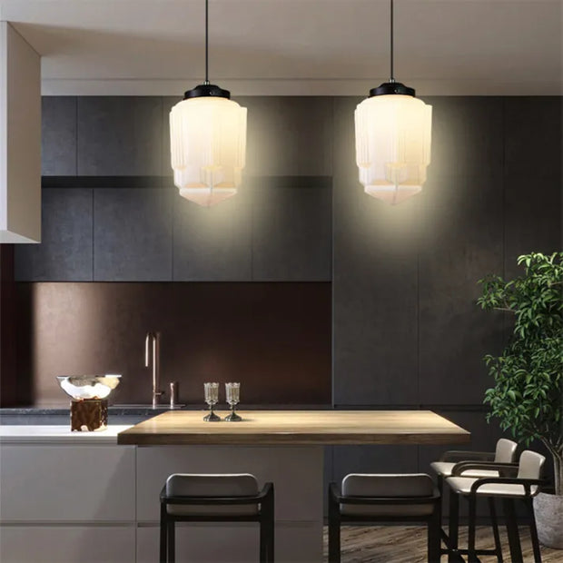 Élégante suspension en verre blanc givré géométrique inspirée des vintage – Une touche d'élégance pour votre espace