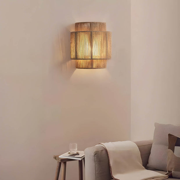 Chic Natural Rope Wall Sconce – Embrace an Organic Design for a Warm and Welcoming Atmosphere
