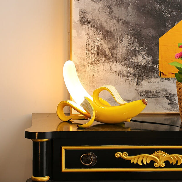 Art Deco Chic LED Table Lamp – Dazzling metal and resin craftsmanship