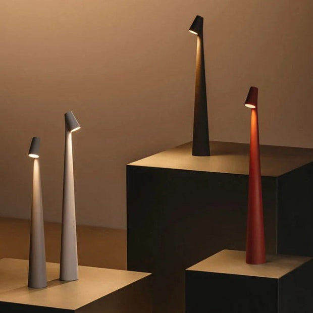 Elegant rechargeable aluminum table lamp - Chic design with adjustable lighting levels