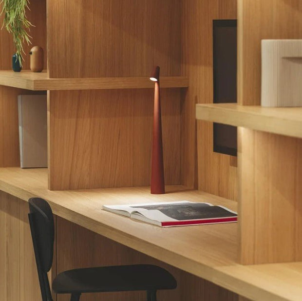 Elegant rechargeable aluminum table lamp - Chic design with adjustable lighting levels