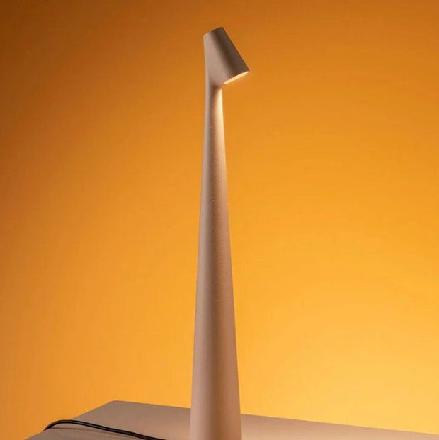 Elegant rechargeable aluminum table lamp - Chic design with adjustable lighting levels