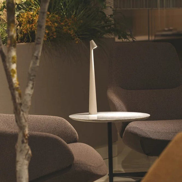 Elegant rechargeable aluminum table lamp - Chic design with adjustable lighting levels
