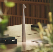 Elegant rechargeable aluminum table lamp - Chic design with adjustable lighting levels