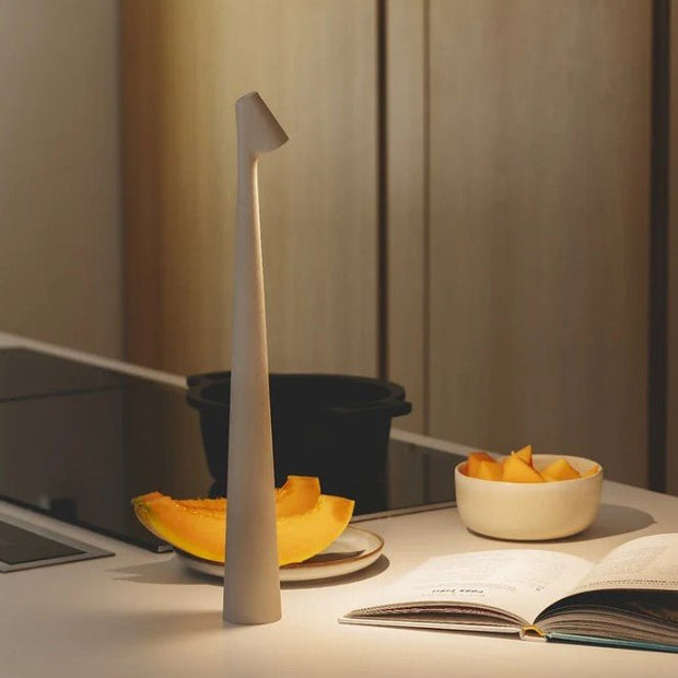 Elegant rechargeable aluminum table lamp - Chic design with adjustable lighting levels