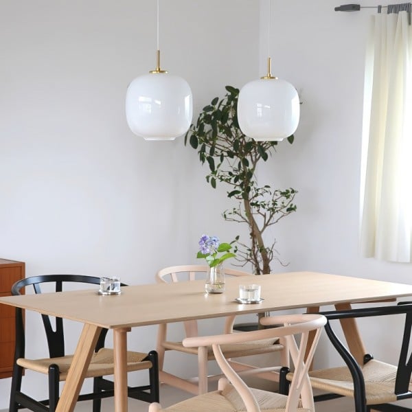 Elegant opal glass pendant – Embrace Nordic elegance for a chic home atmosphere