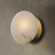 Chic Scandinavian LED wall lamp – Elegant marble and brass lamp with adjustable brightness
