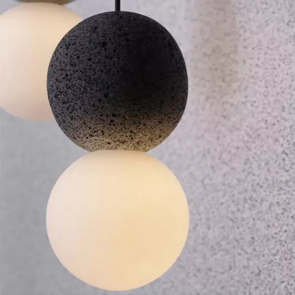 Magnifique Suspension Origo – Style Géométrique Moderne Fabriquée en Pierre Volcanique avec un Élégant Diffuseur en Verre Opale