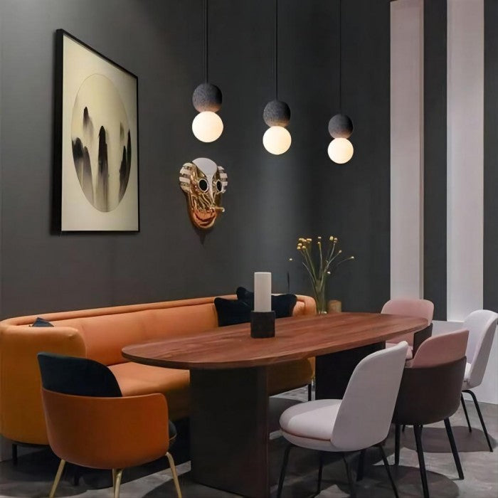 Bländande geometrisk hängande lampa Origo – Tillverkad av vulkansten och opalglas