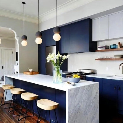 Bländande geometrisk hängande lampa Origo – Tillverkad av vulkansten och opalglas