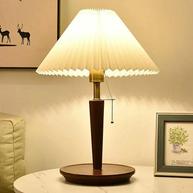 Timeless pleated wooden table lamp – A perfect blend of classic elegance and modern utility