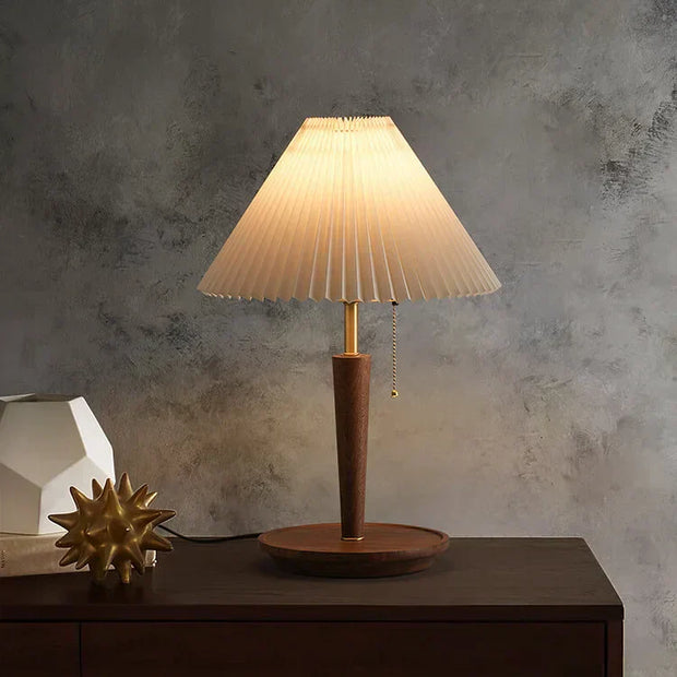 Timeless pleated wooden table lamp – A perfect blend of classic elegance and modern utility