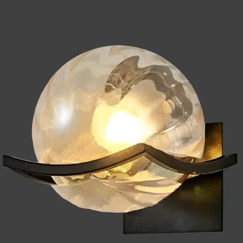 Modern and sleek LED wall light in glass - Durable and elegant design perfect for your living room, bedroom, and hallway