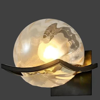 Modern and sleek LED wall light in glass - Durable and elegant design perfect for your living room, bedroom, and hallway