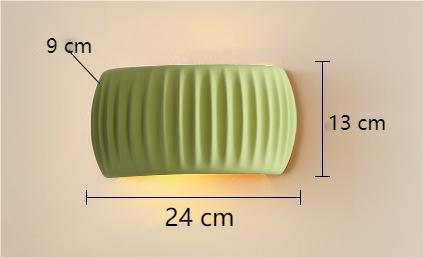 Väggapplikation i räfflad skandinavisk harts – Modern chic design för ett varmt omgivande ljus