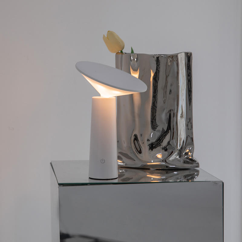 Lampe de table LED sans fil rechargeable élégante – Éclairage polyvalent et personnalisable