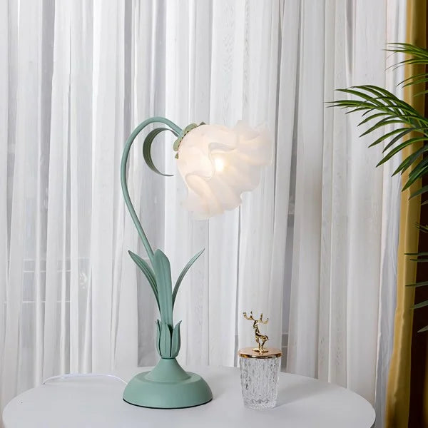 Charming vintage floral table lamp – Nature-inspired elegance and functional design