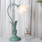 Charming vintage floral table lamp – Nature-inspired elegance and functional design