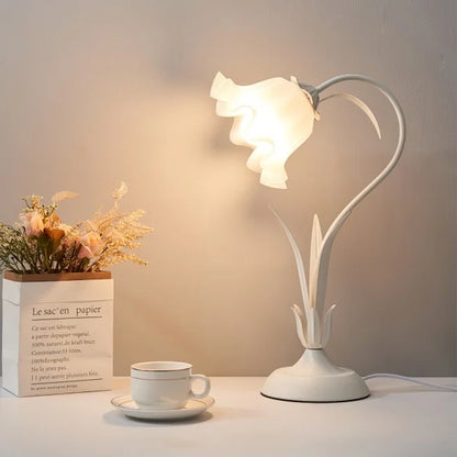 Lampe de table florale vintage charmante – Élégance inspirée de la nature et design fonctionnel