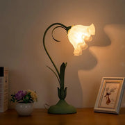 Charming vintage floral table lamp – Nature-inspired elegance and functional design