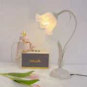 Charming vintage floral table lamp – Nature-inspired elegance and functional design