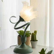 Charming vintage floral table lamp – Nature-inspired elegance and functional design