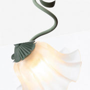 Charming vintage floral table lamp – Nature-inspired elegance and functional design