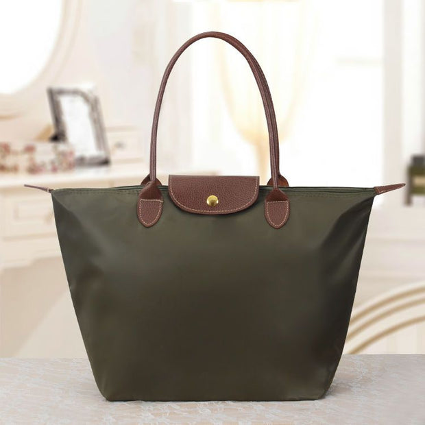 Oxford Chic Shoulder Bag – Effortless Style and Everyday Functionality