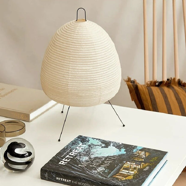 Elegant Japanese rice paper LED lamp – Artistic design with a chic wooden tripod