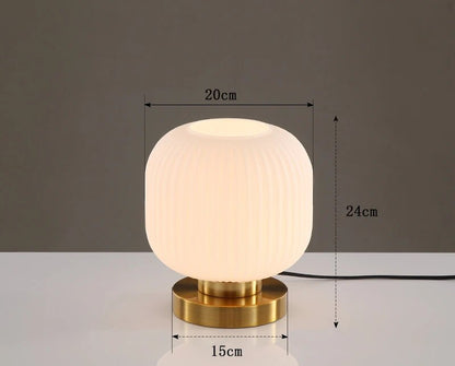 Lampe de table en verre nordique élégante – Illuminez votre espace avec une élégance moderne et une douce radiance LED